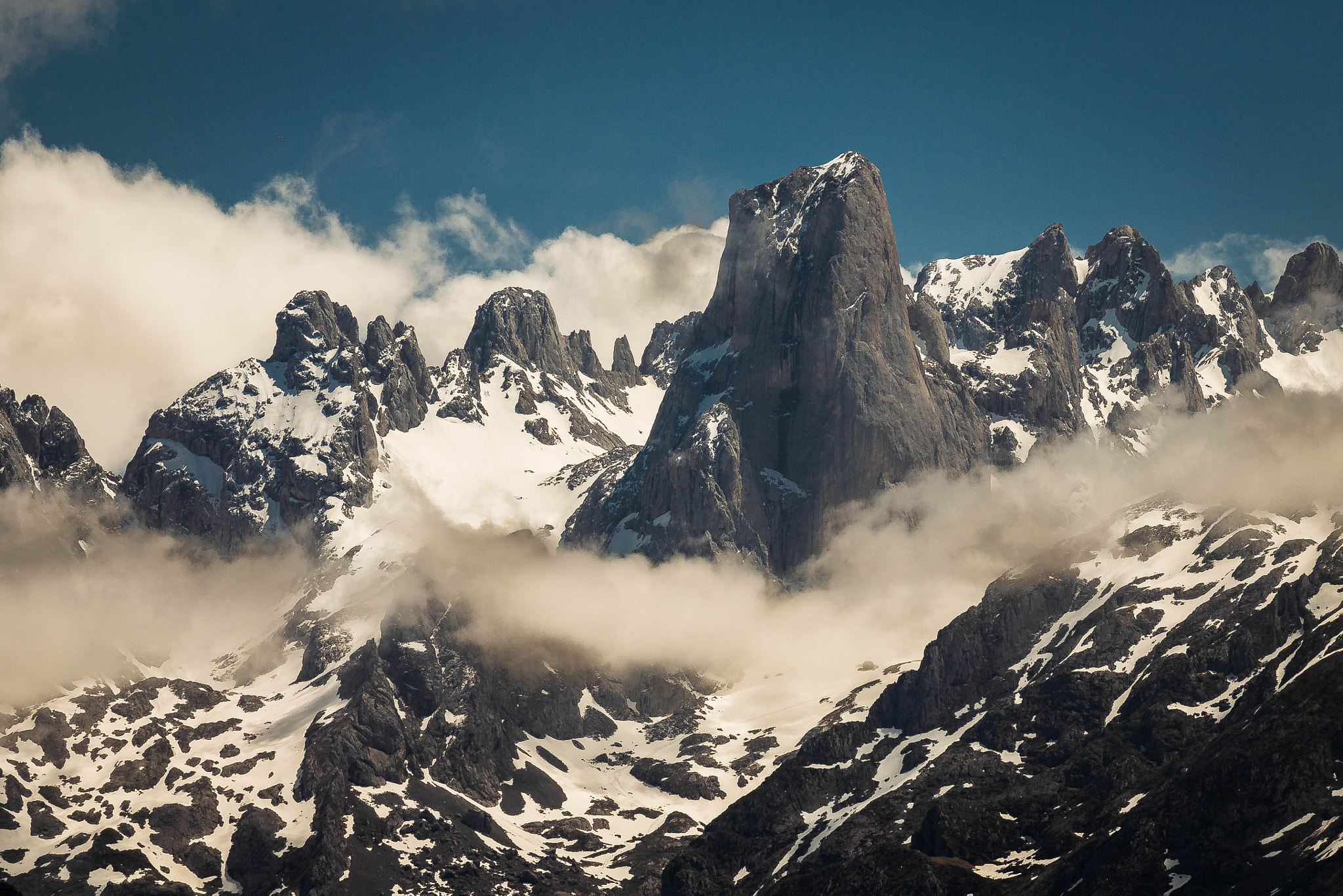 Canon EOS M sample photo. Naranjo de bulnes photography