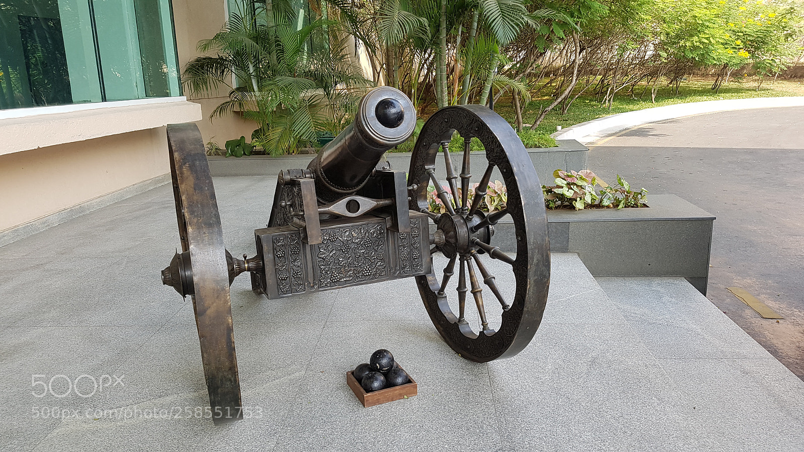 Samsung Galaxy S7 sample photo. Canon and cannon ball photography