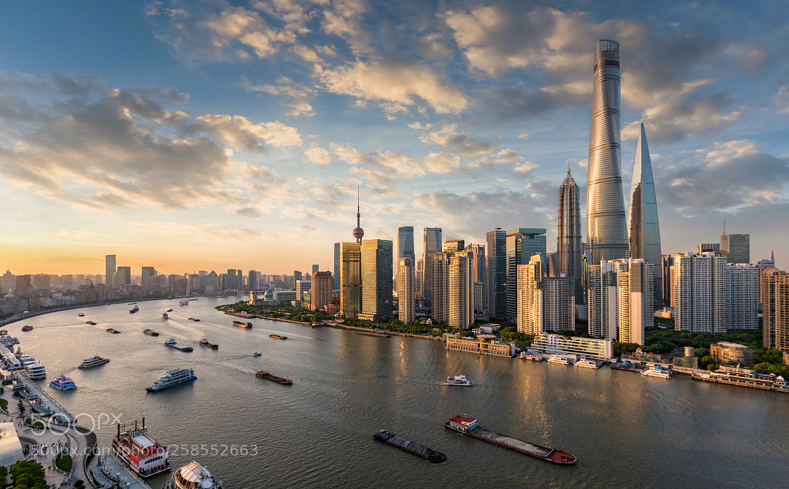 Canon EOS 5D Mark IV sample photo. Shanghai sunset photography