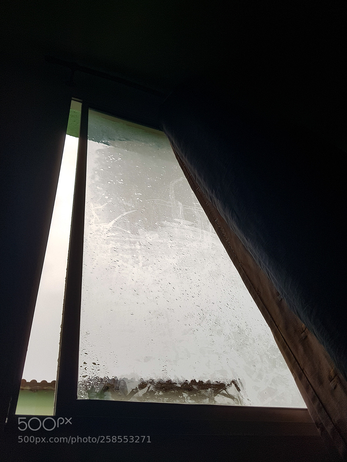 Samsung Galaxy S7 Edge sample photo. Rain photography