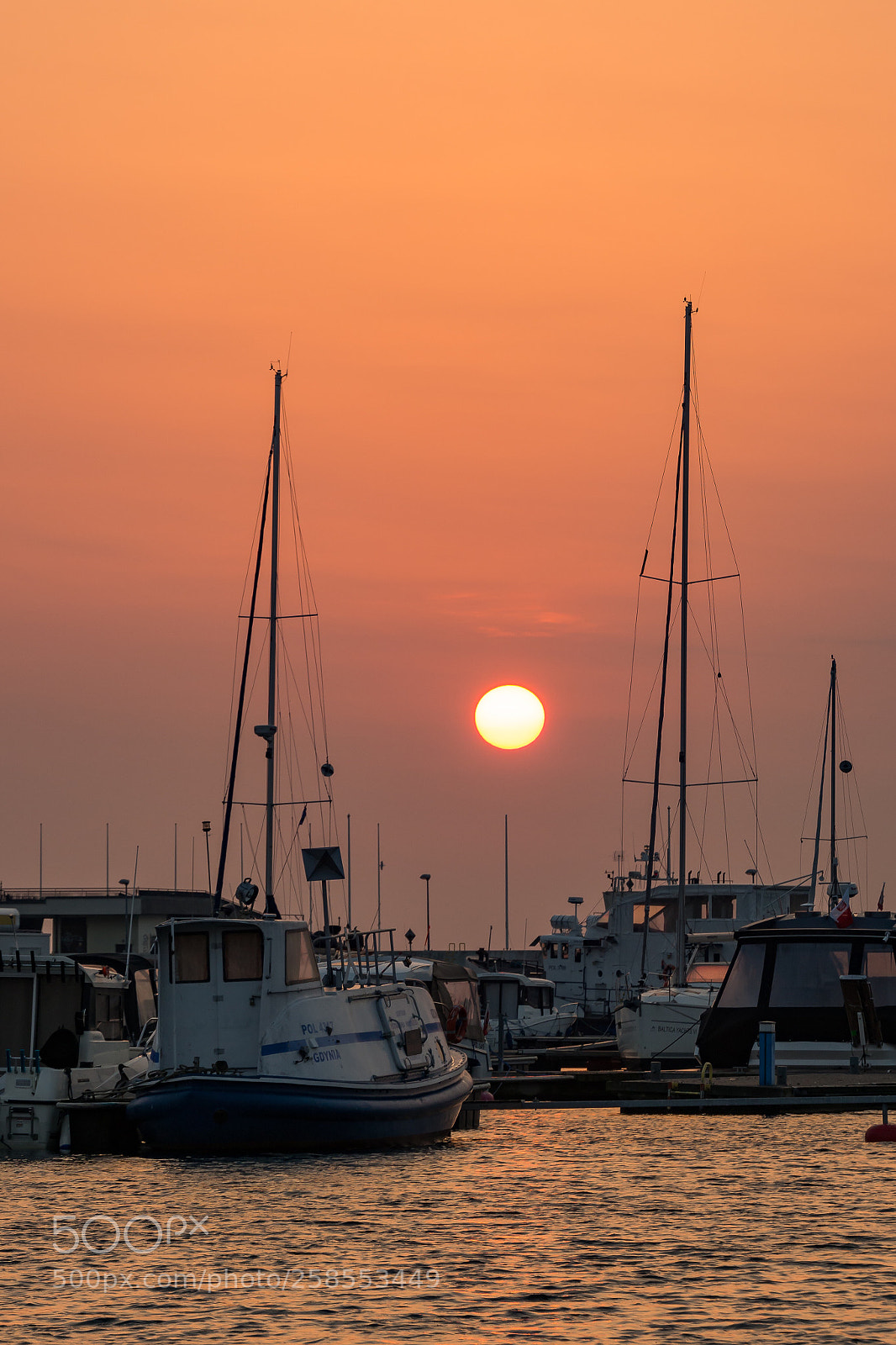 Olympus OM-D E-M10 II sample photo. Sunrise  betweens boats photography