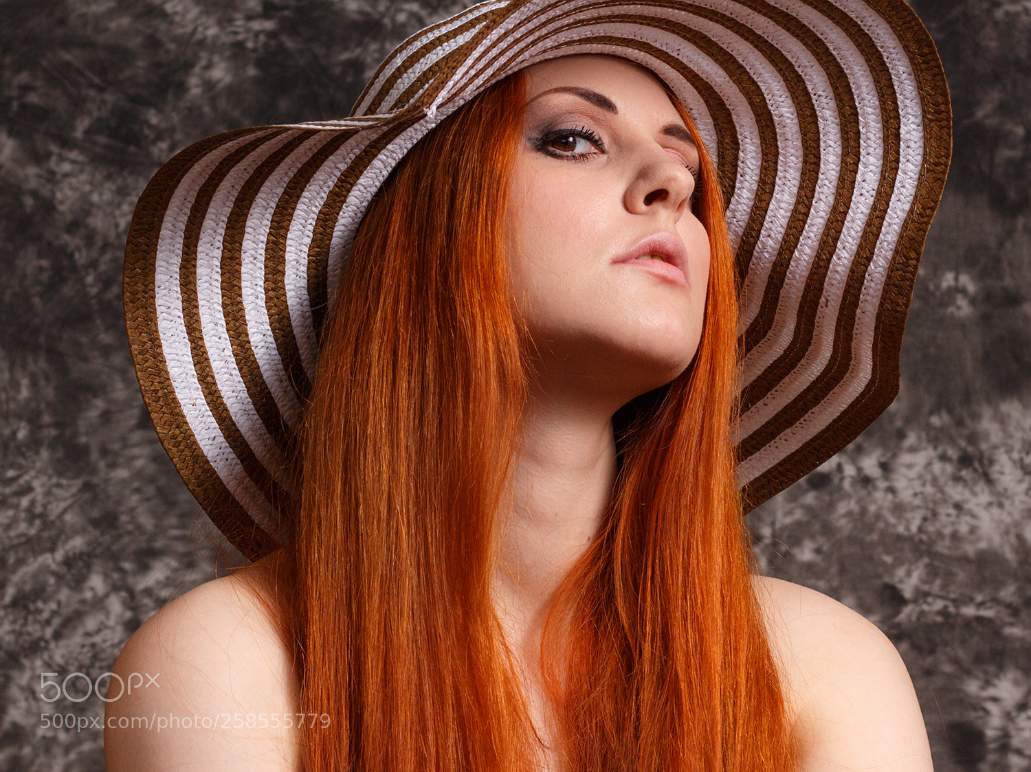 Canon EOS 100D (EOS Rebel SL1 / EOS Kiss X7) sample photo. Redhead girl with a photography