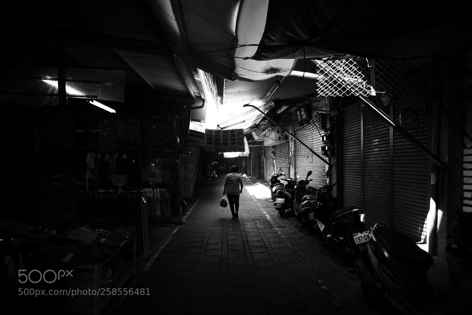 Fujifilm X-T2 sample photo. Back street in tainan photography