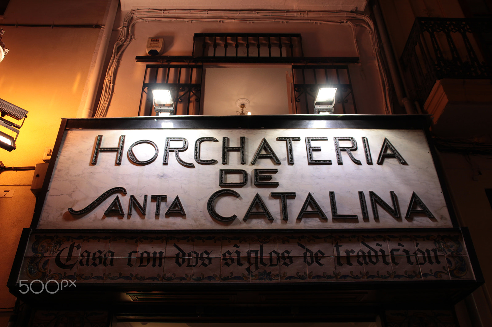 Canon EF 75-300mm F4.0-5.6 IS USM sample photo. Horchatería en valencia photography