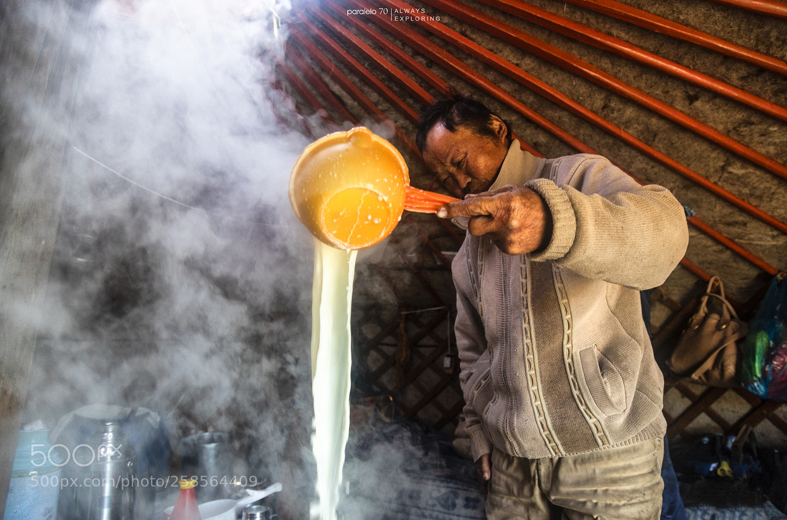 Canon EOS 5D Mark IV sample photo. Preparing the tea photography
