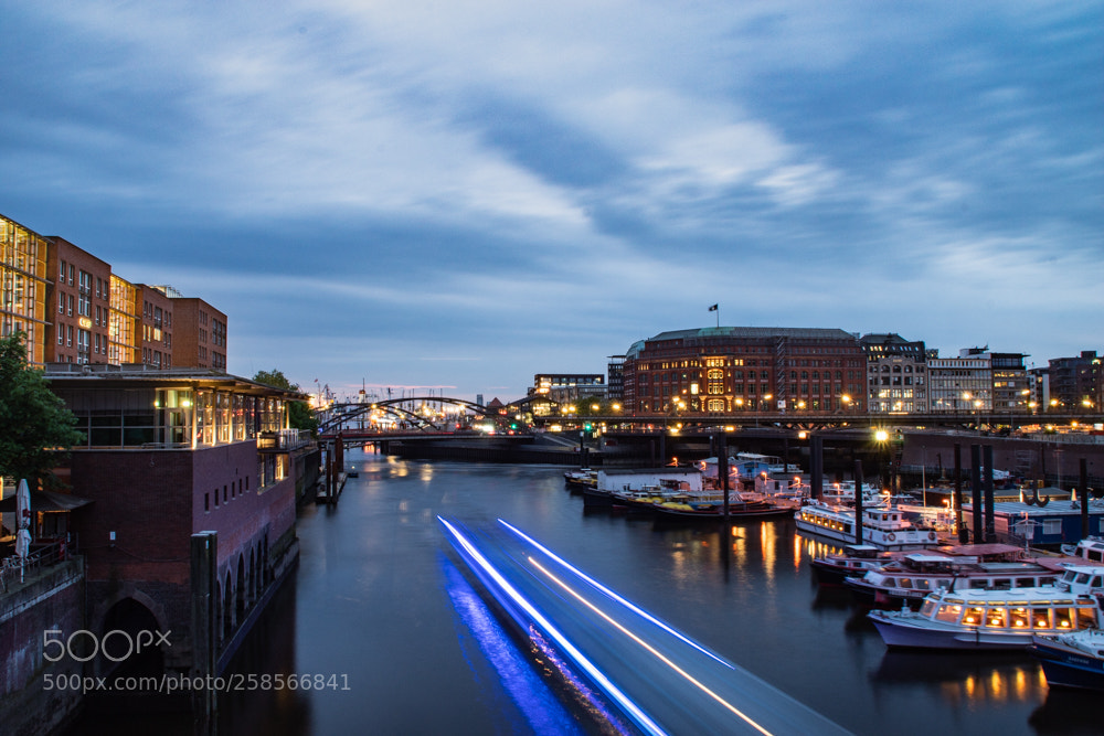 Sony SLT-A68 sample photo. Hamburg photography