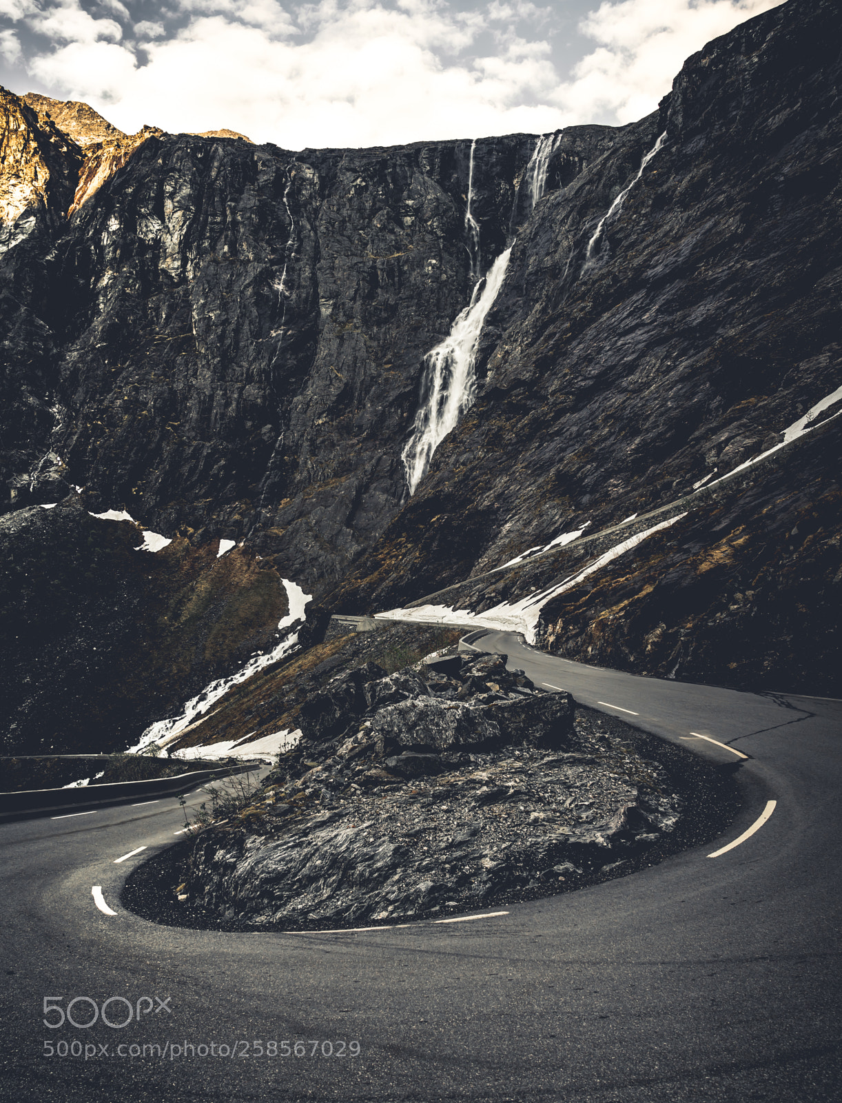 Sony a7R III sample photo. The troll road photography