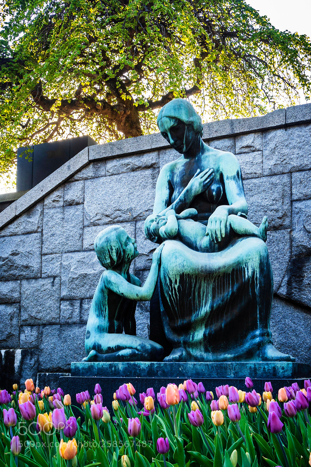 Olympus PEN-F sample photo. Mother statue photography