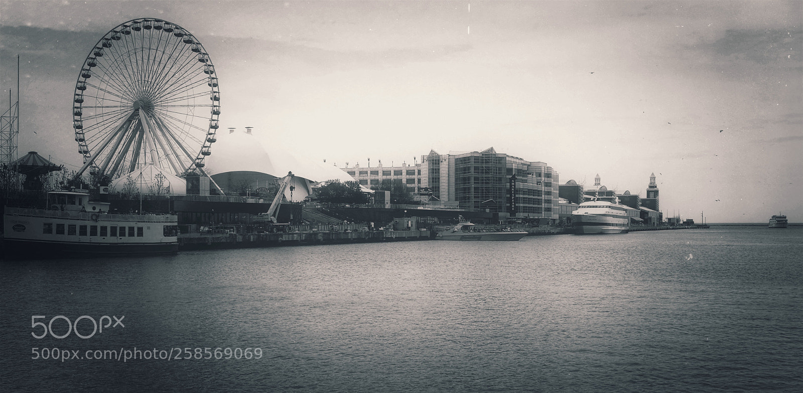 Fujifilm X100T sample photo. Navy pier photography
