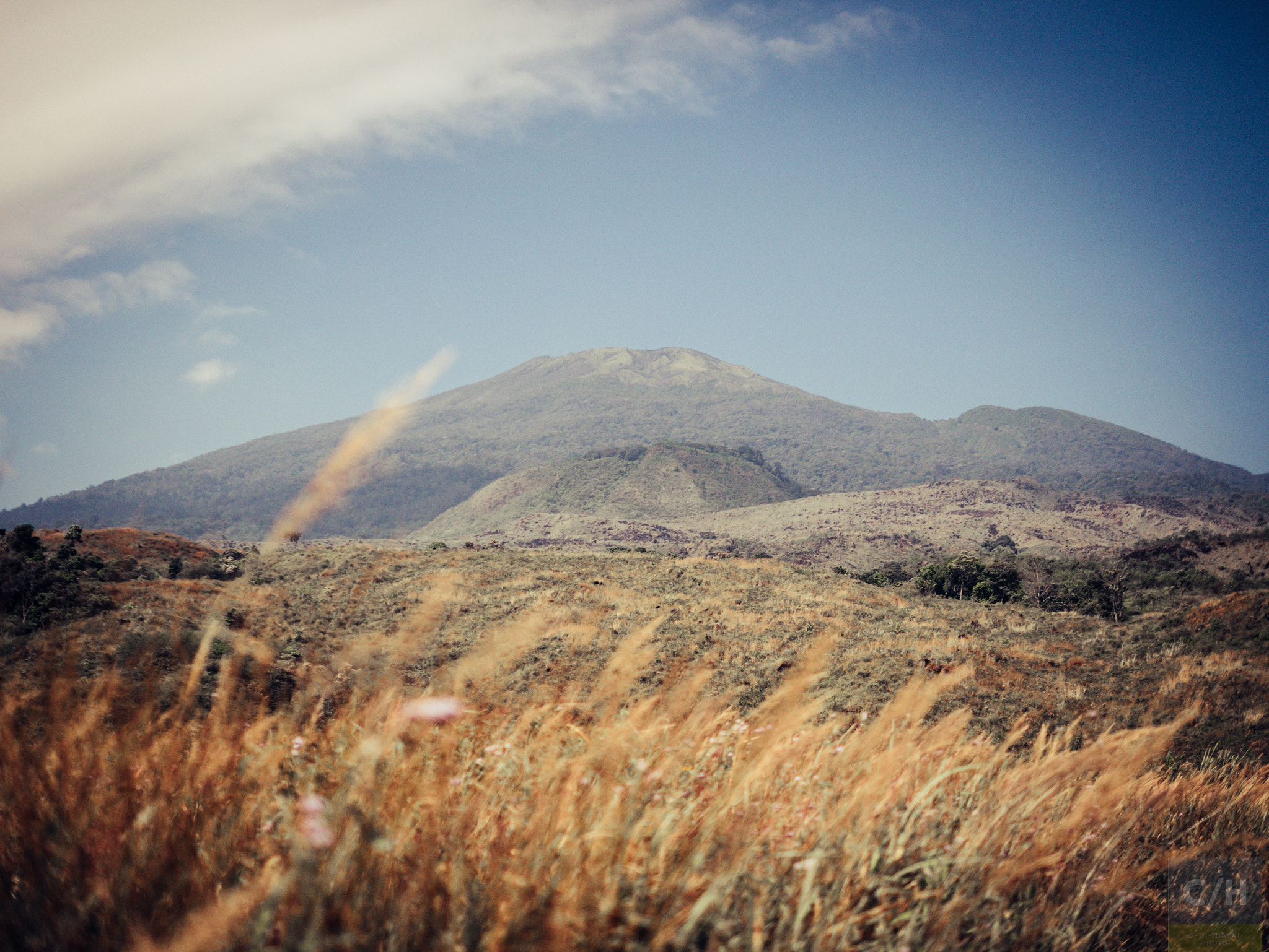 Panasonic Lumix DMC-GX85 (Lumix DMC-GX80 / Lumix DMC-GX7 Mark II) sample photo. Mt.ciremai photography