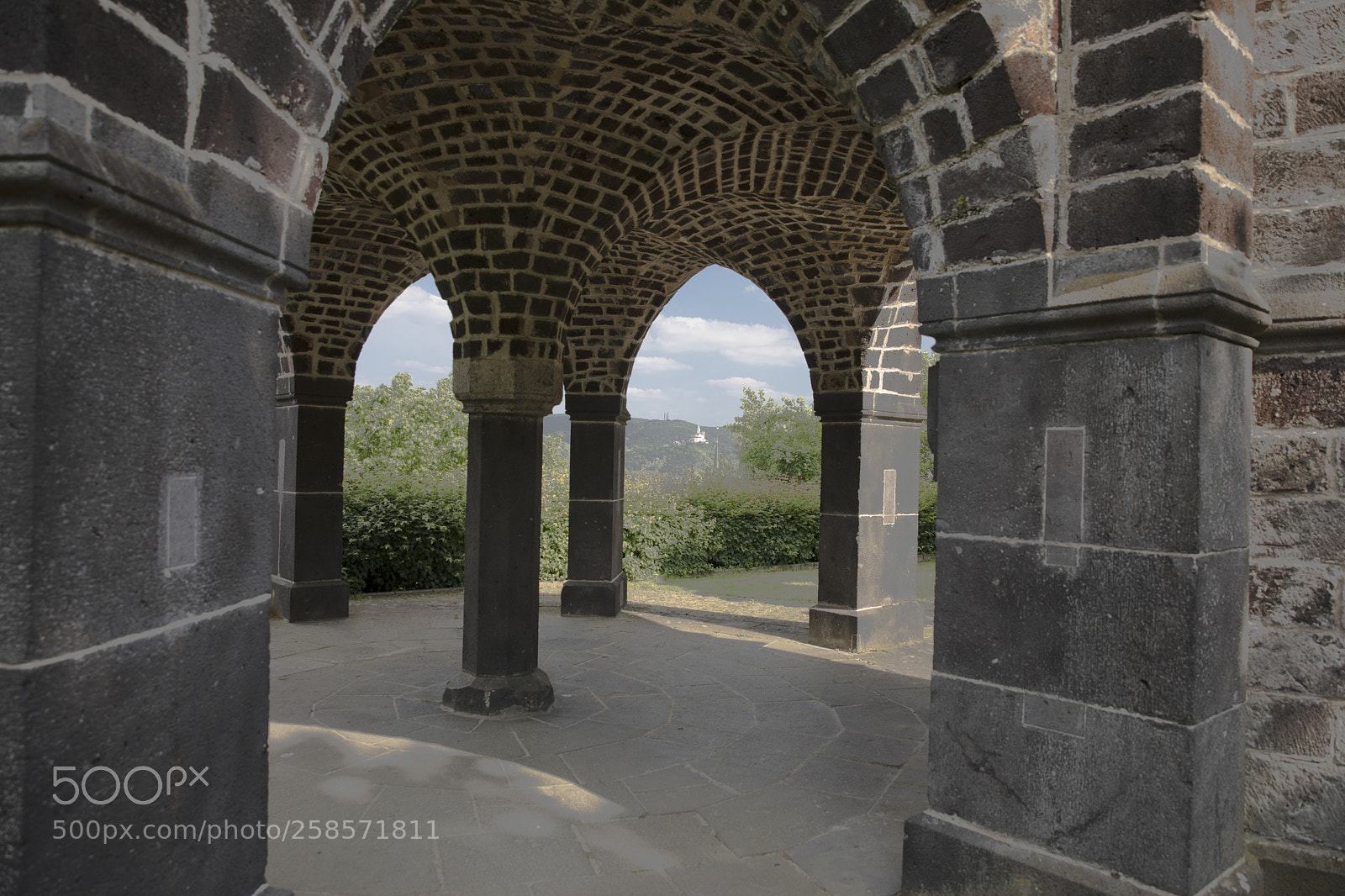 Canon EOS 5D Mark IV sample photo. Kaiserstuhl i rhens am photography