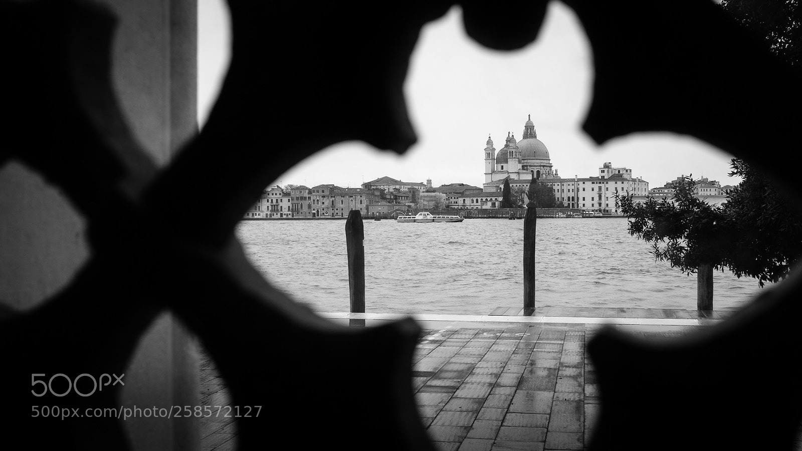 Fujifilm X100F sample photo. Santa maria della salute photography
