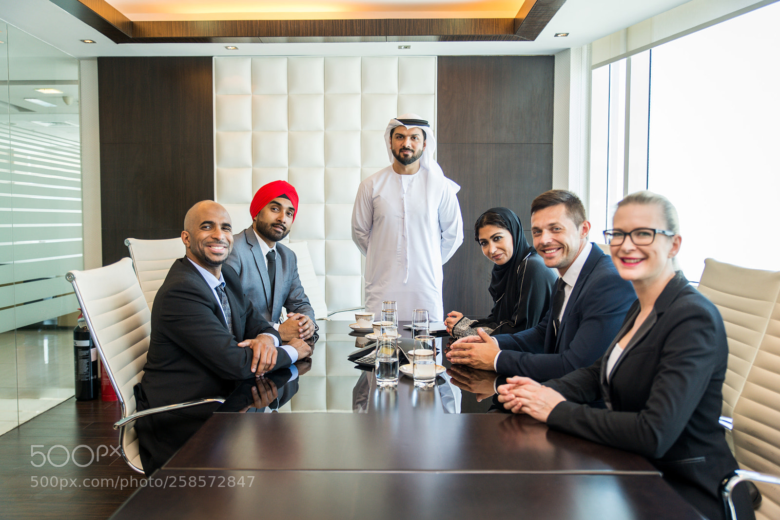 Nikon D610 sample photo. Business team in dubai photography