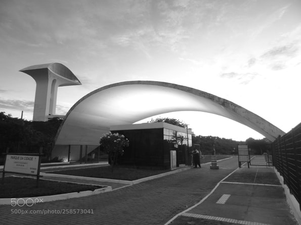 Sony Cyber-shot DSC-HX9V sample photo. Parque da cidade photography