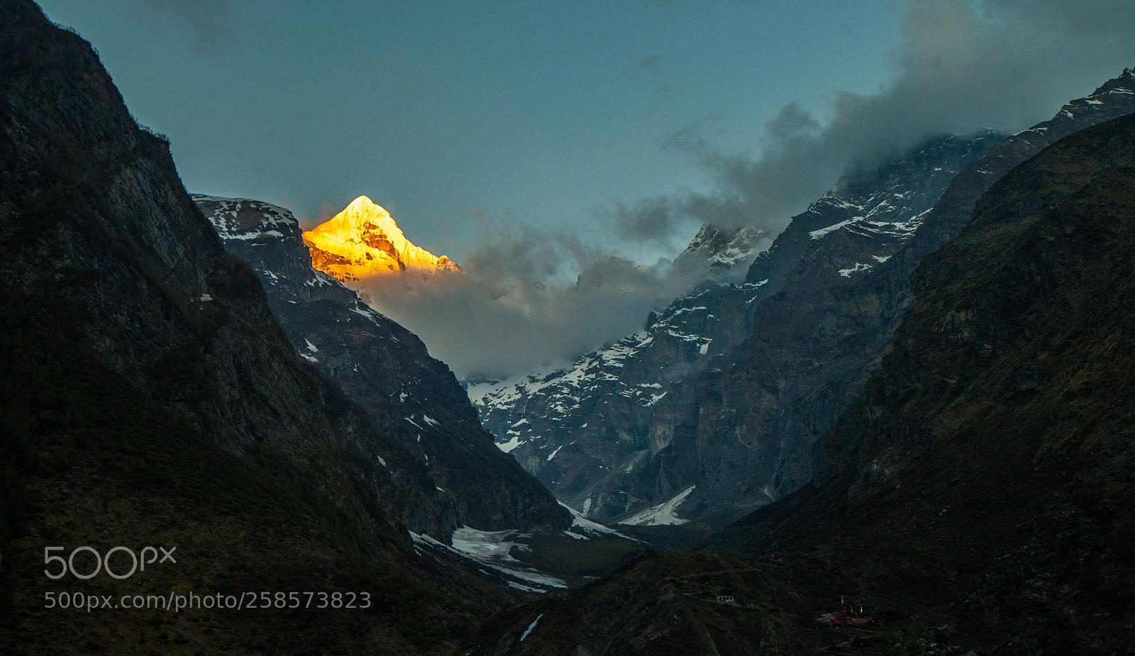 Canon EOS 500D (EOS Rebel T1i / EOS Kiss X3) sample photo. Divine himalayas photography