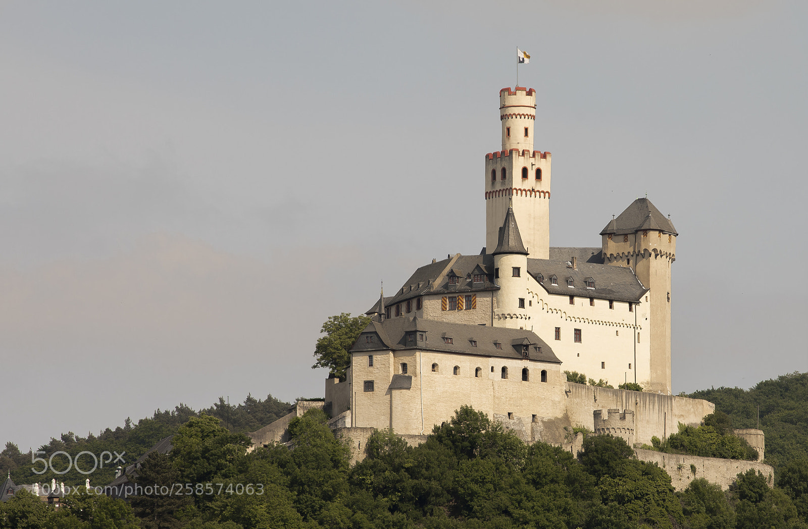 Canon EOS 5D Mark IV sample photo. Marksburg i germany photography