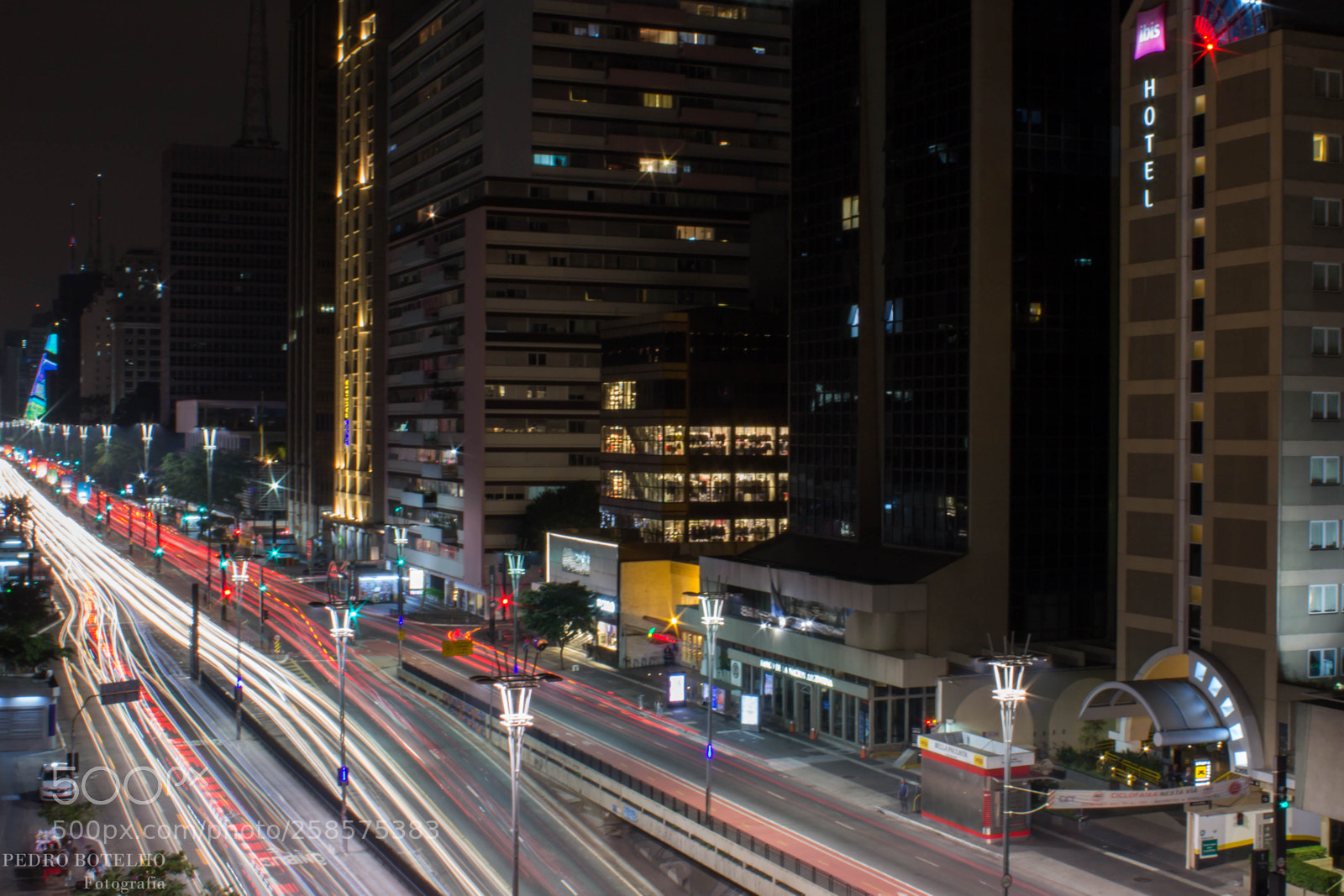 Canon EOS 1200D (EOS Rebel T5 / EOS Kiss X70 / EOS Hi) sample photo. Avenida paulista night photography