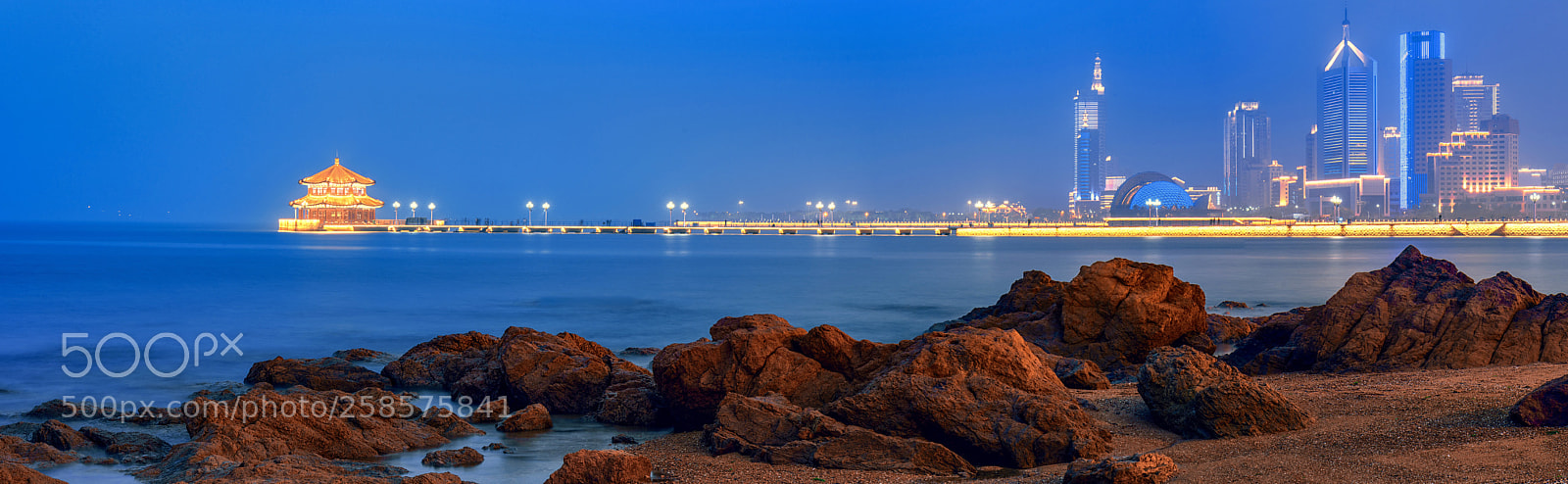 Sony a7R III sample photo. The jutting pier of photography