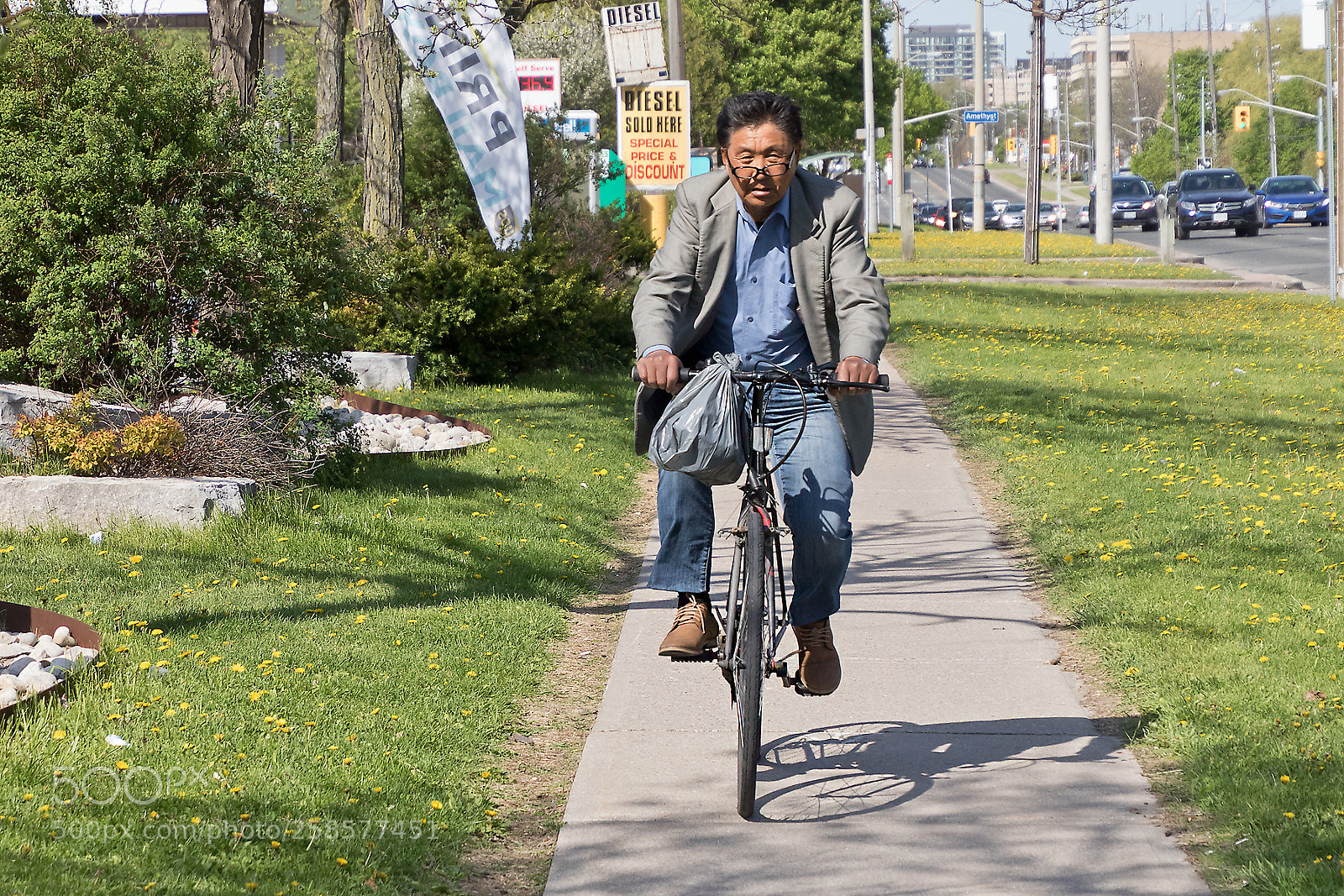 Canon EOS 7D Mark II sample photo. Bicycle man photography