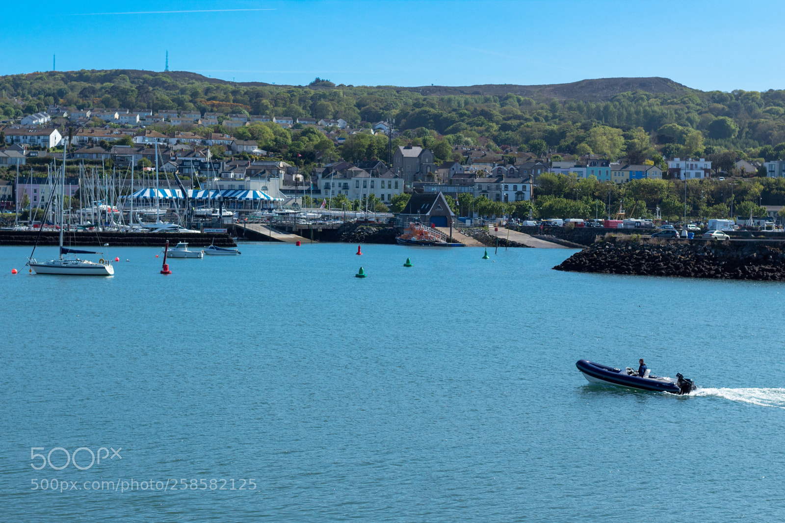 Canon EOS 1300D (EOS Rebel T6 / EOS Kiss X80) sample photo. Howth harbour photography