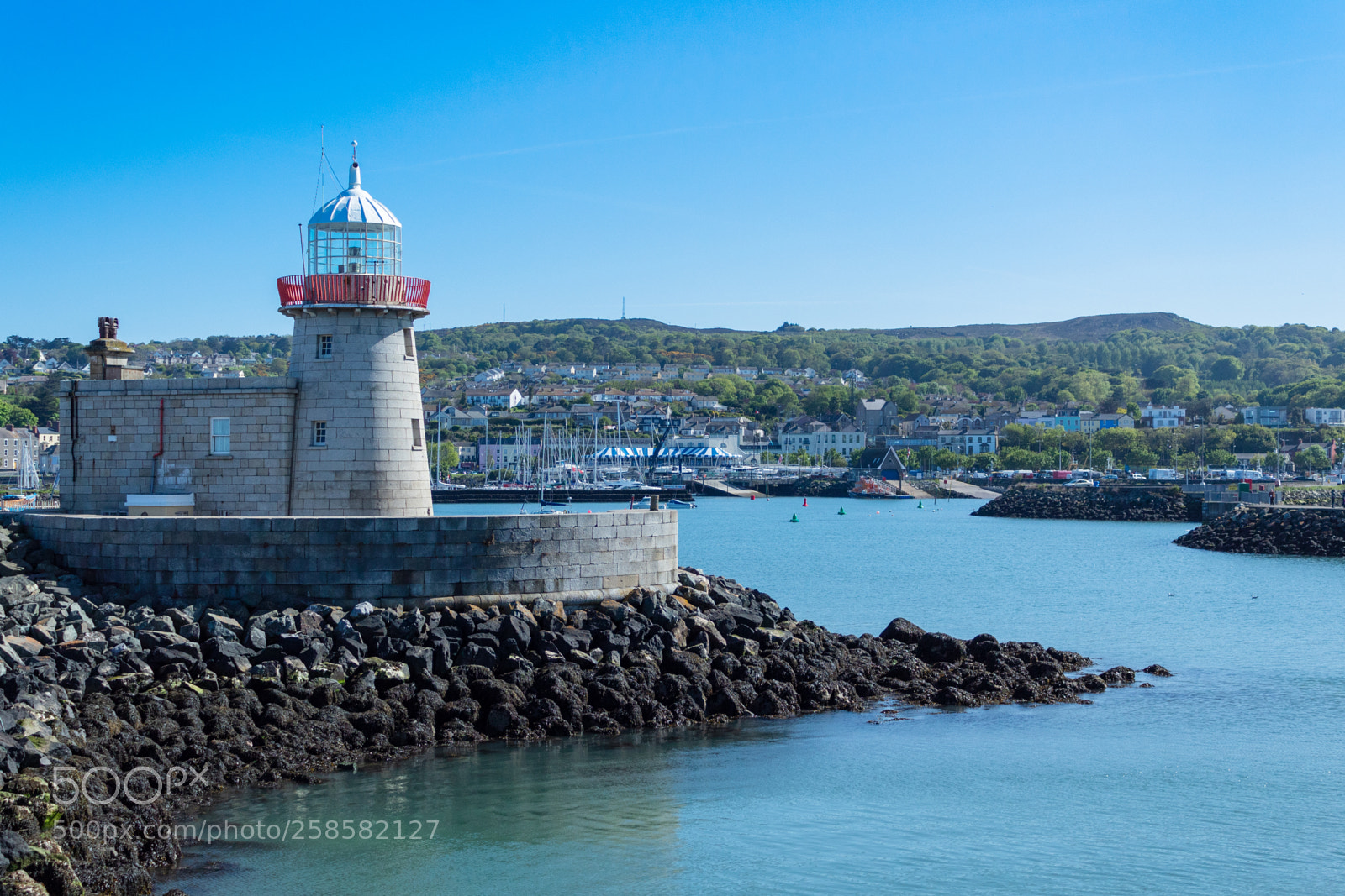 Canon EOS 1300D (EOS Rebel T6 / EOS Kiss X80) sample photo. Howth lighthouse photography