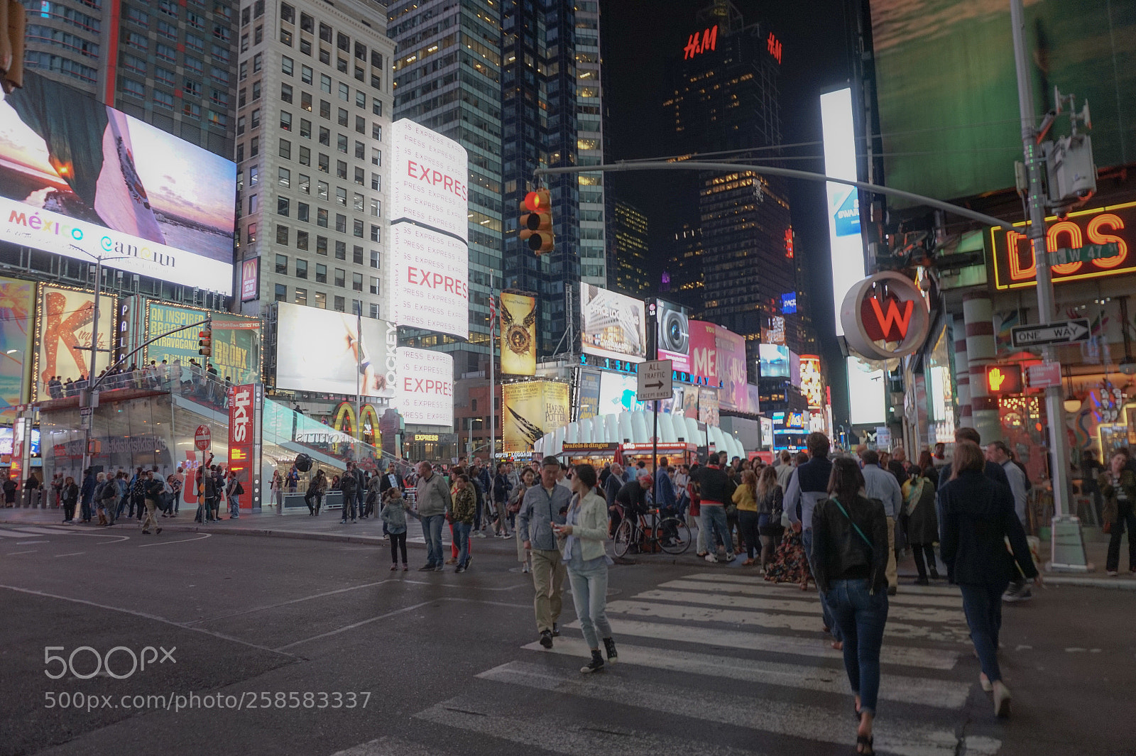 Sony Alpha a5000 (ILCE 5000) sample photo. Times square photography