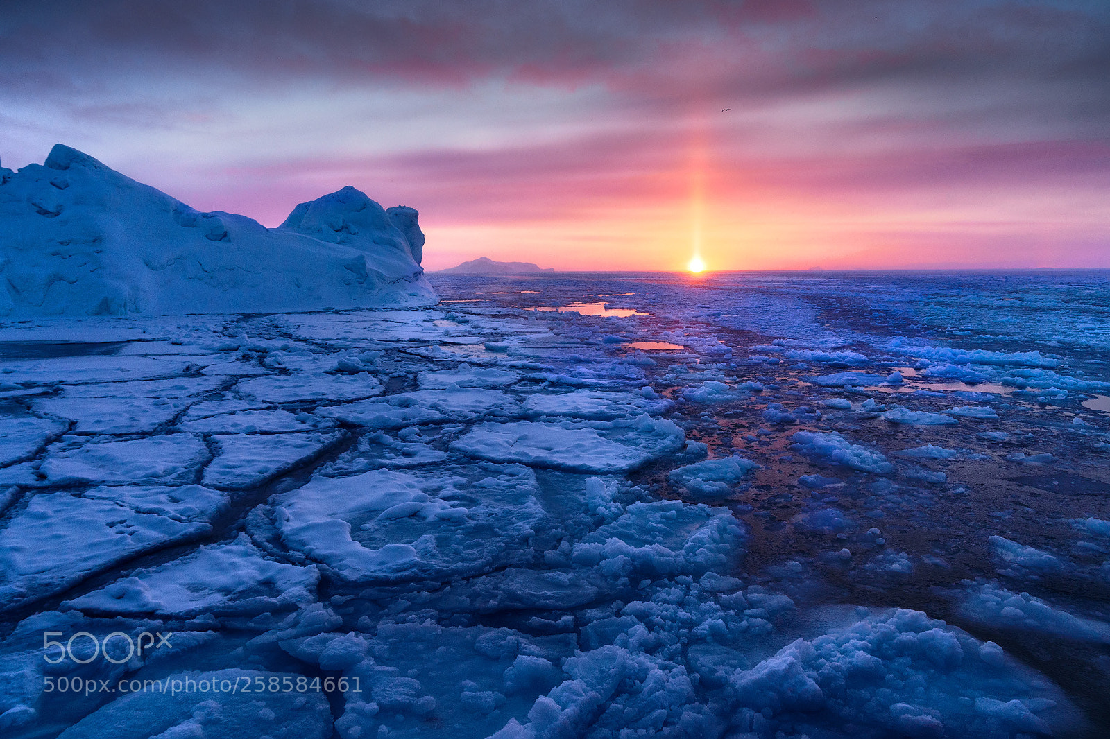 Sony a9 sample photo. Arctic light pillar photography