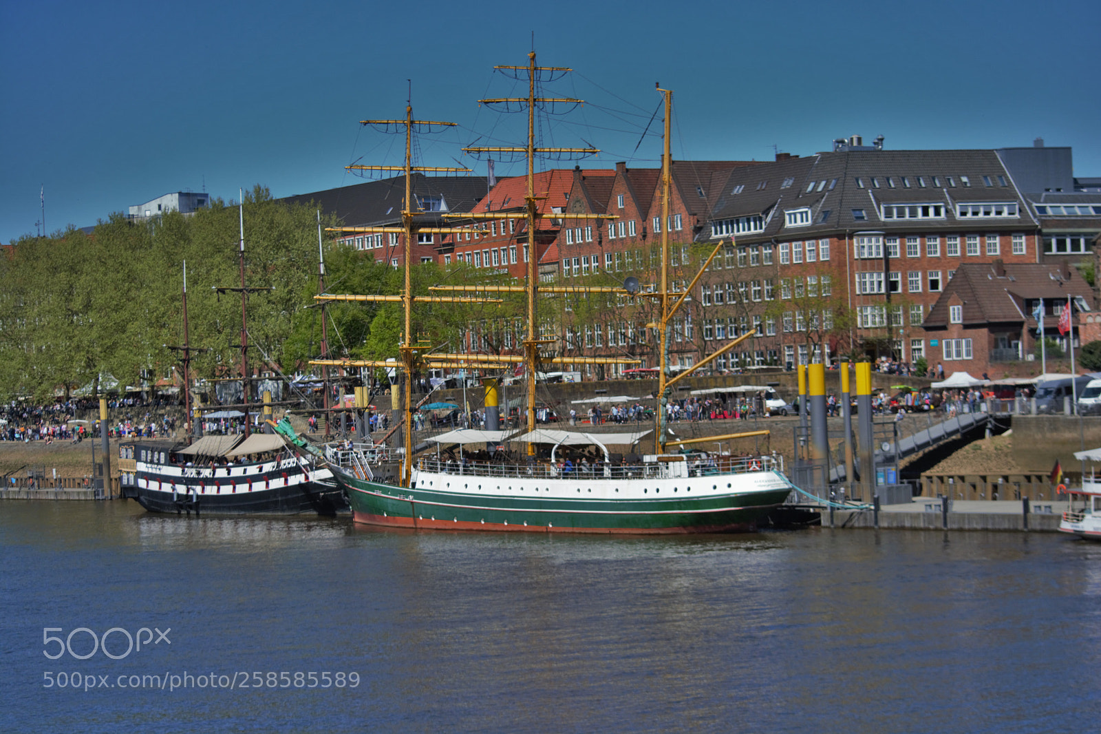 Nikon D5200 sample photo. Segelschiffe schlachte bremen photography