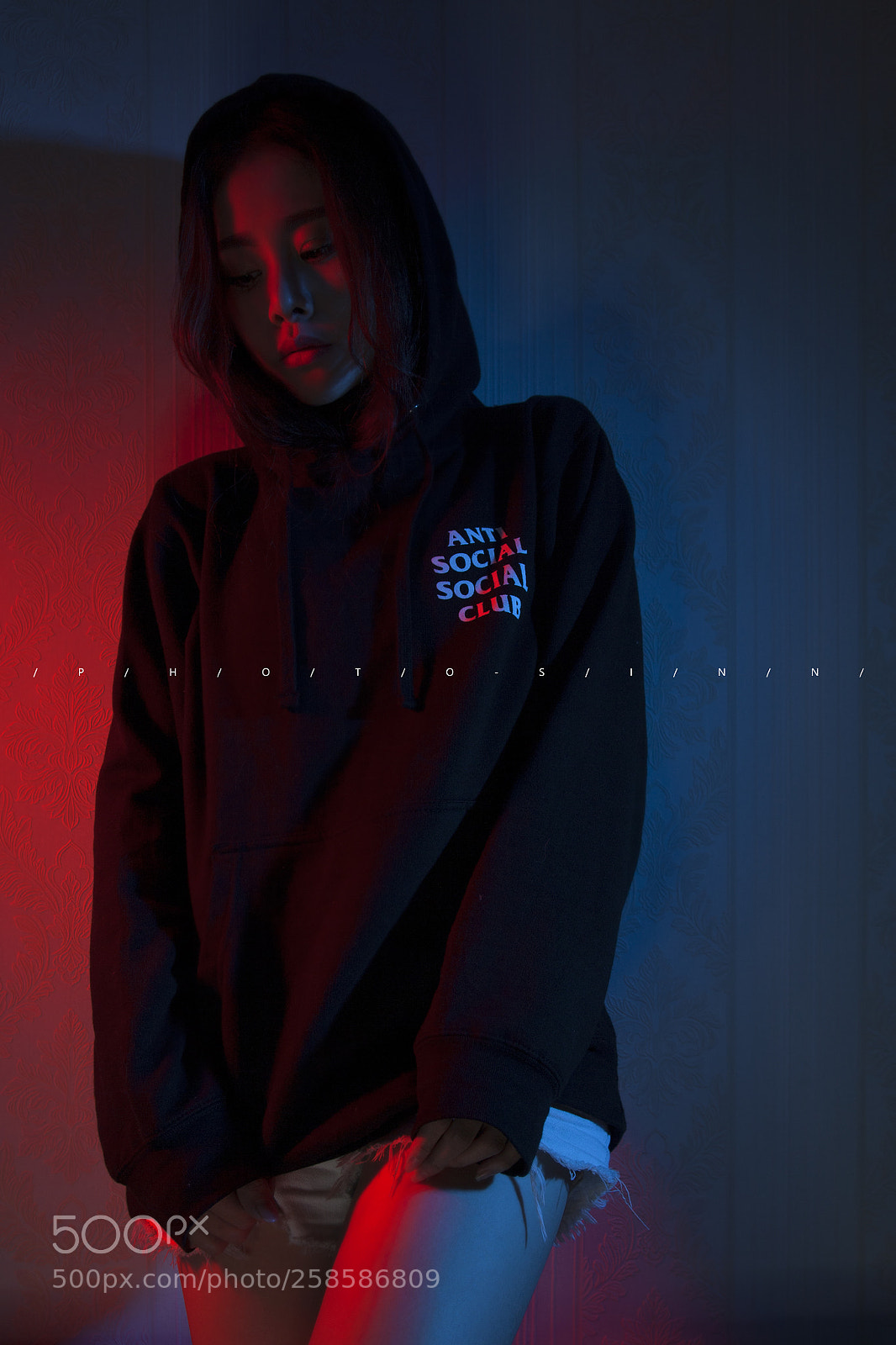 Canon EOS 5D sample photo. Red and blue photography