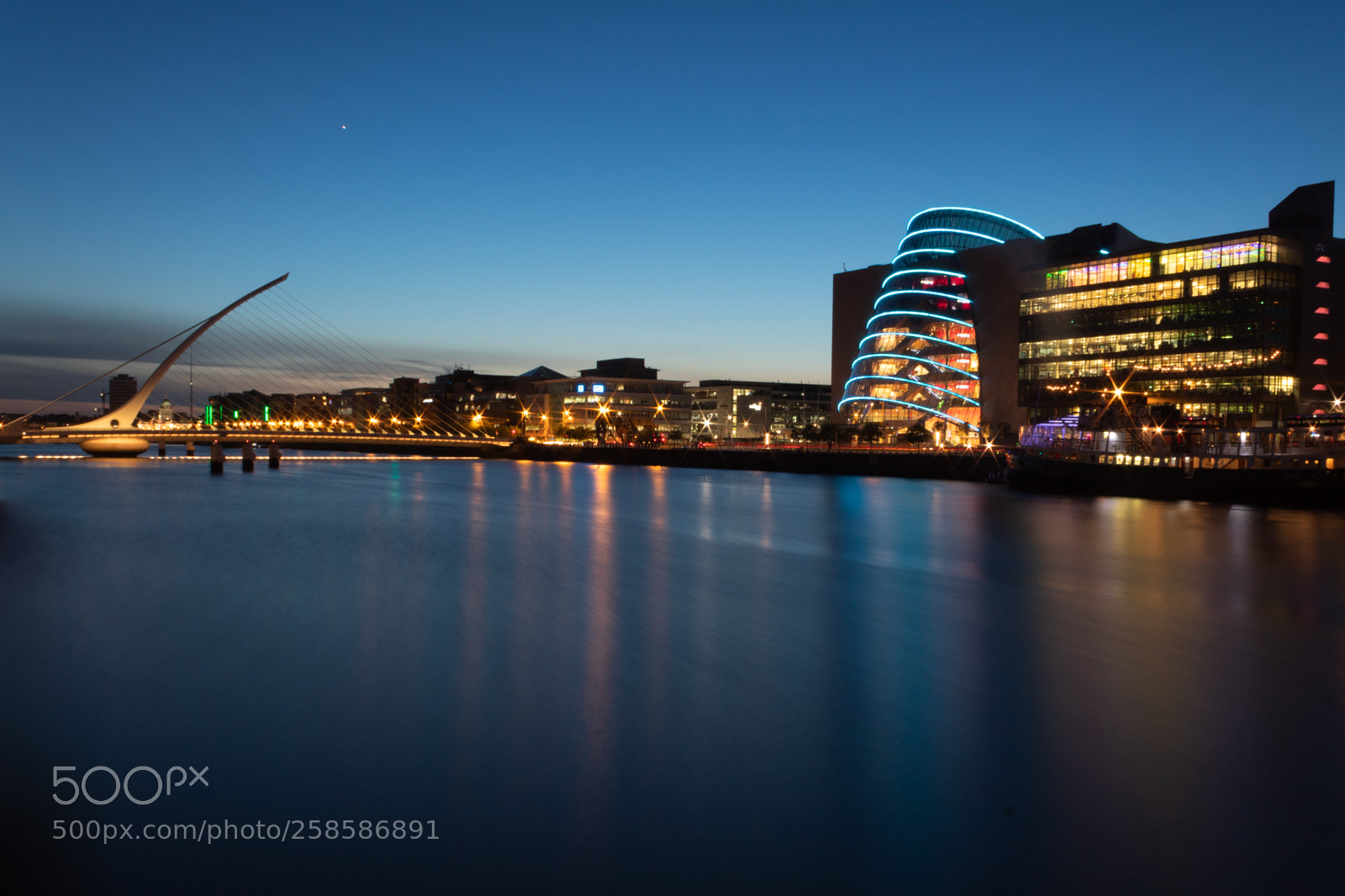 Canon EOS 1300D (EOS Rebel T6 / EOS Kiss X80) sample photo. Dublin city photography