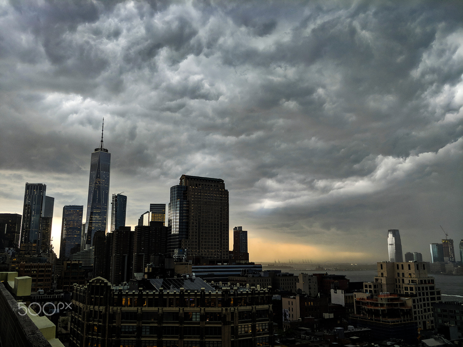 LG V30 sample photo. Stormy city photography