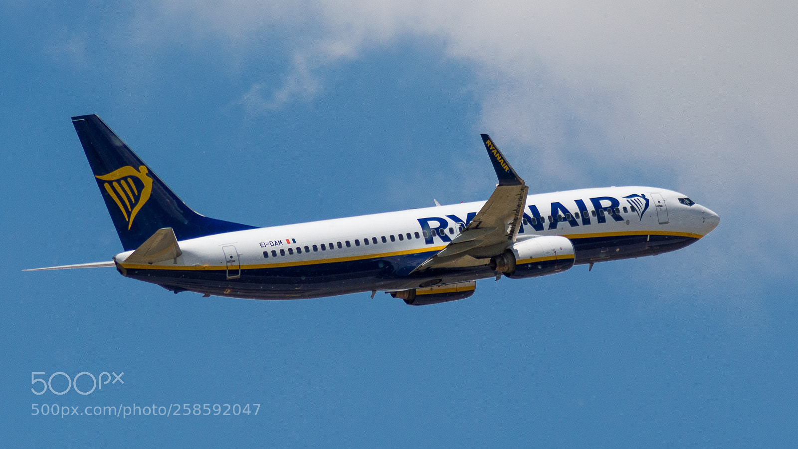 Nikon D3200 sample photo. B737ng ei-dam lemd 36r photography