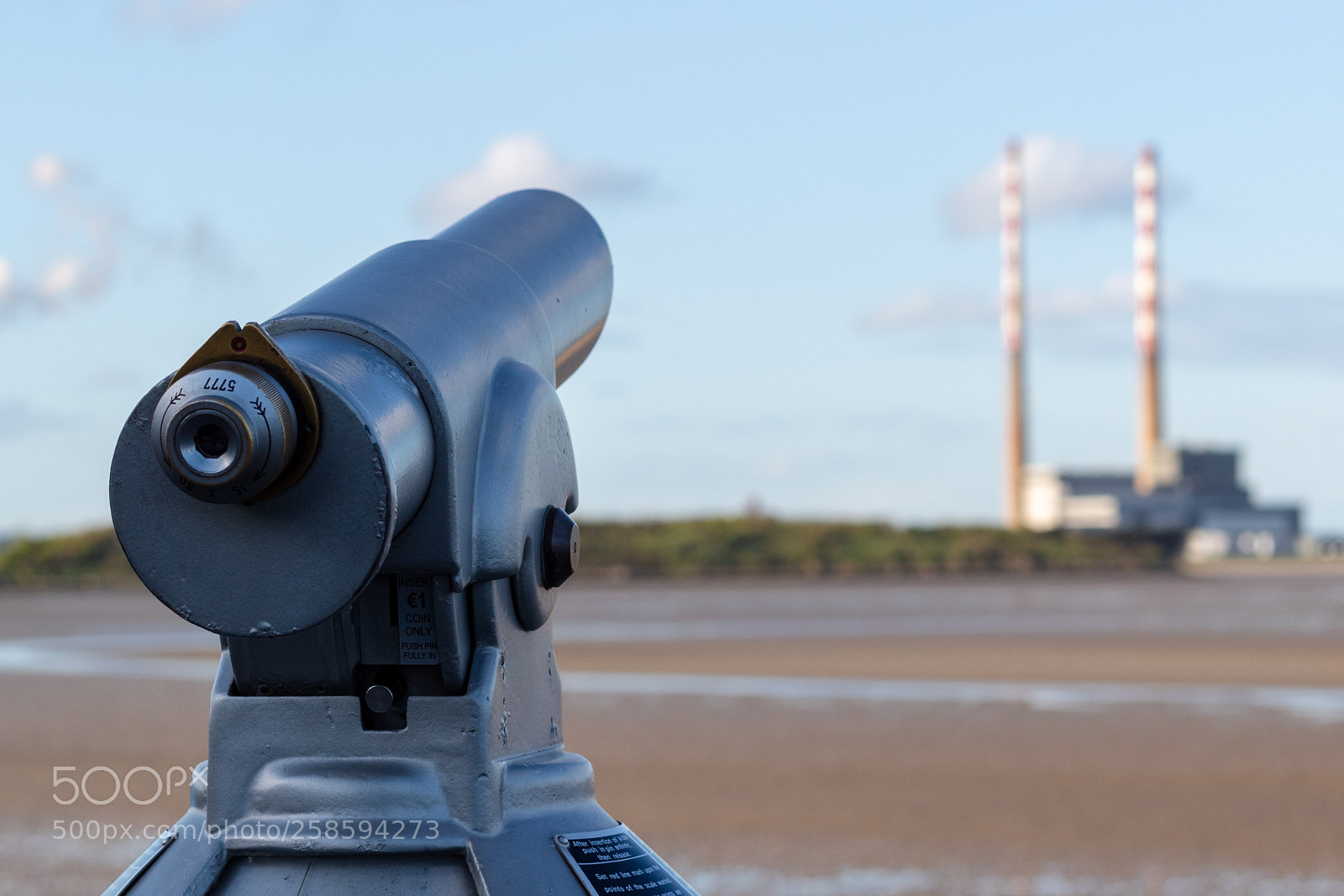 Canon EOS 1300D (EOS Rebel T6 / EOS Kiss X80) sample photo. View to poolbeg photography