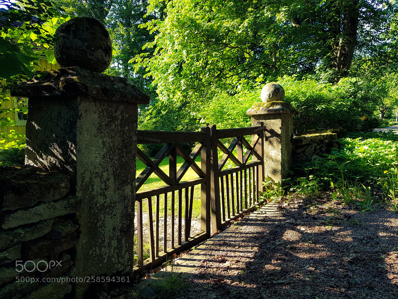 Samsung Galaxy S8+ sample photo. Secret garden photography