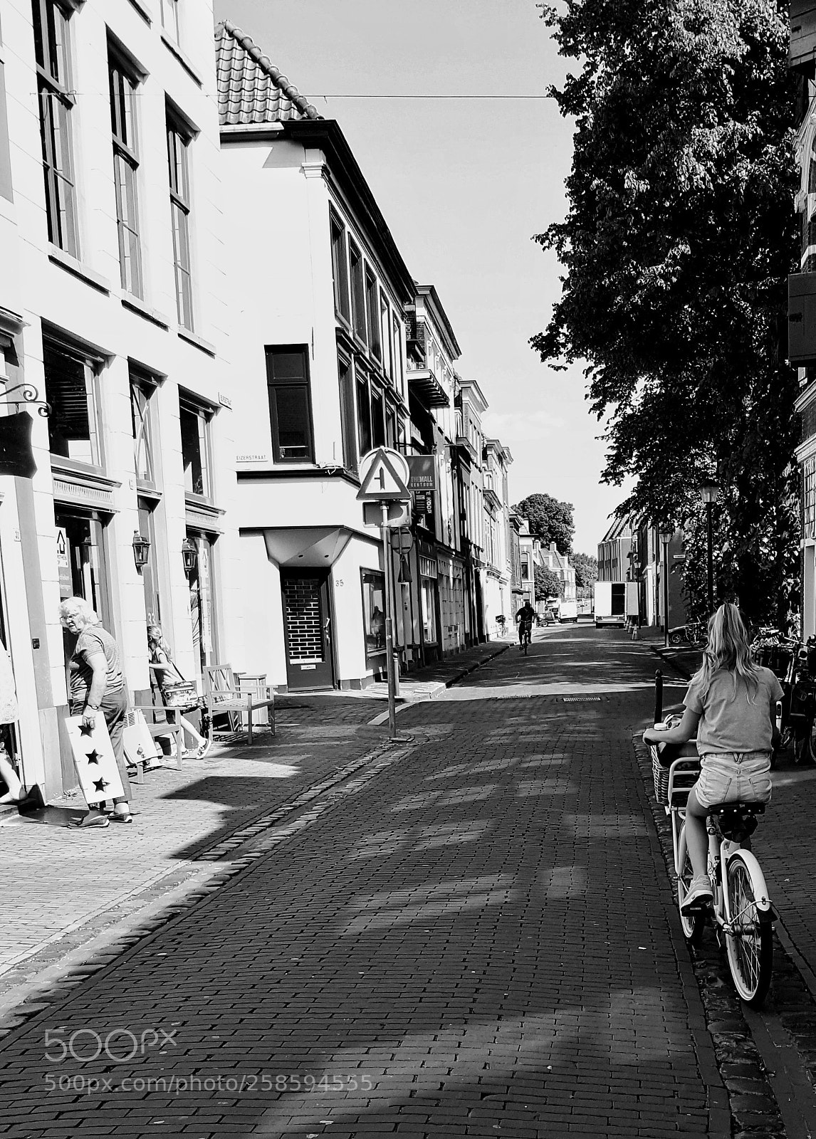 Samsung Galaxy S6 sample photo. • biking through the city 2 • photography