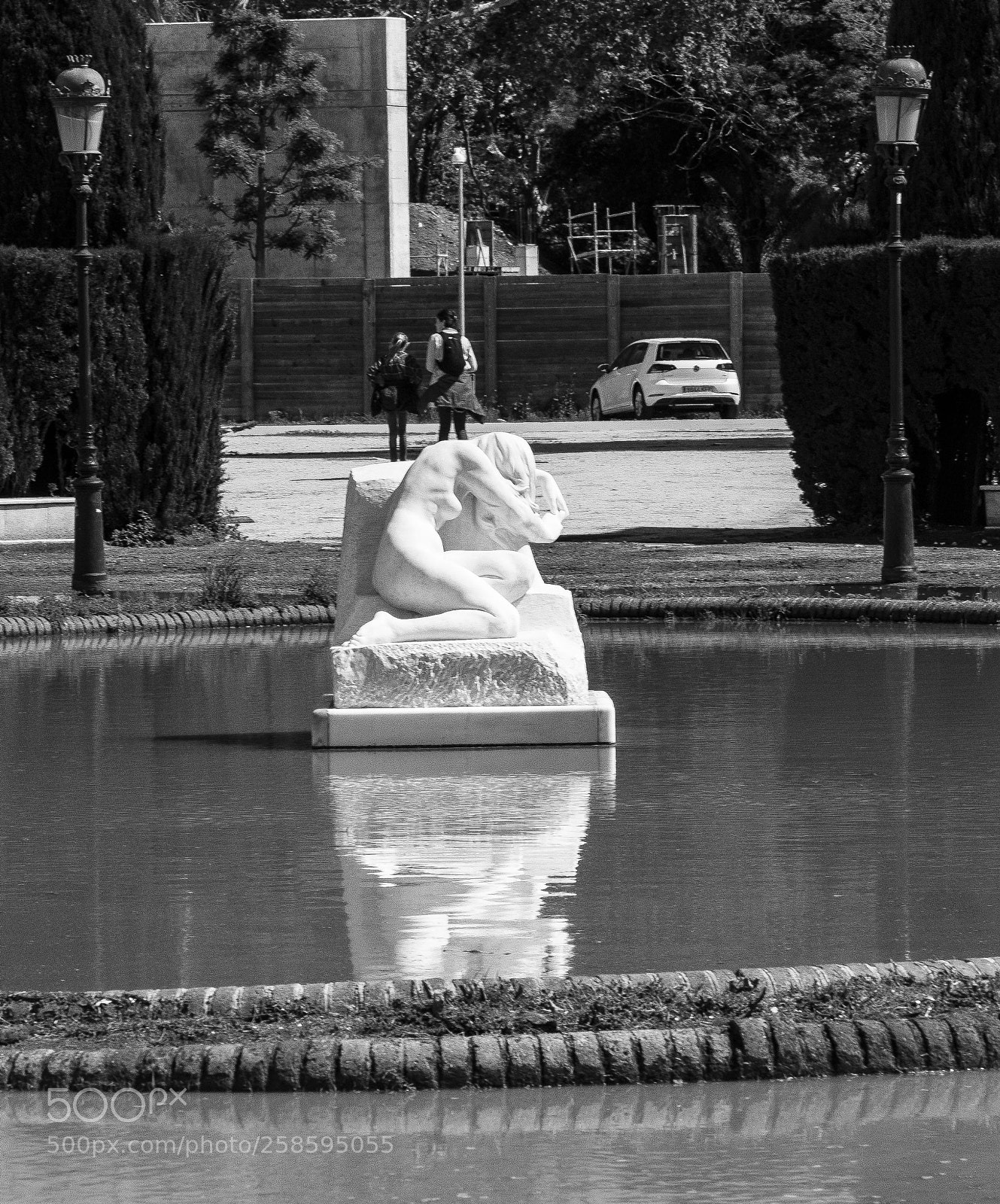 Canon EOS 1200D (EOS Rebel T5 / EOS Kiss X70 / EOS Hi) sample photo. Reflexion white photography
