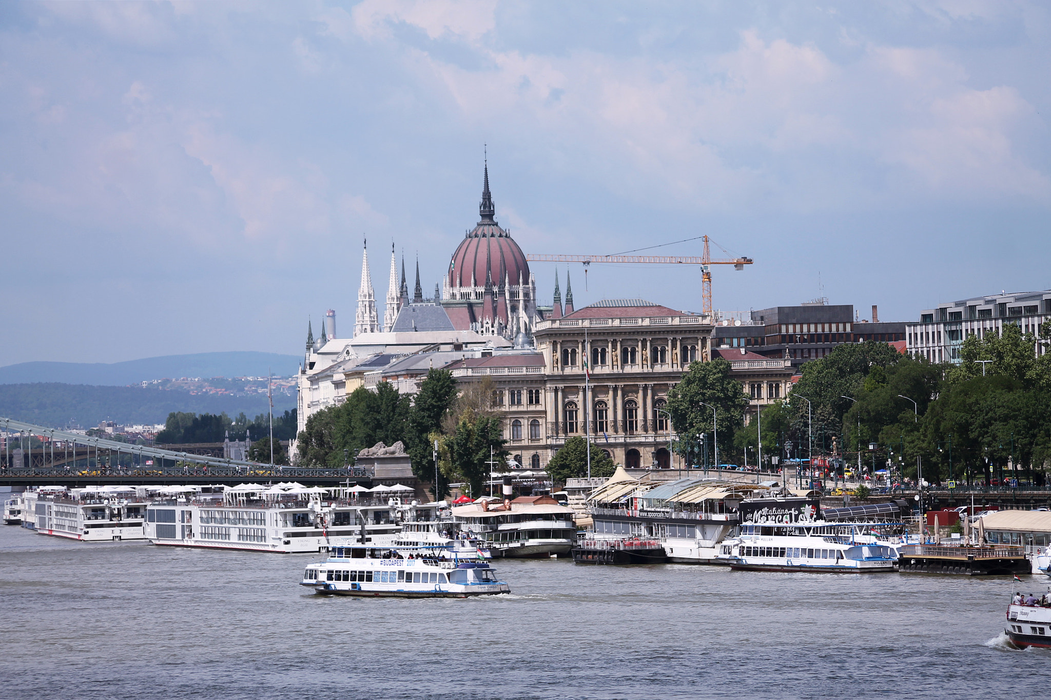 Canon EOS 1100D (EOS Rebel T3 / EOS Kiss X50) sample photo. Budapest hungary photography