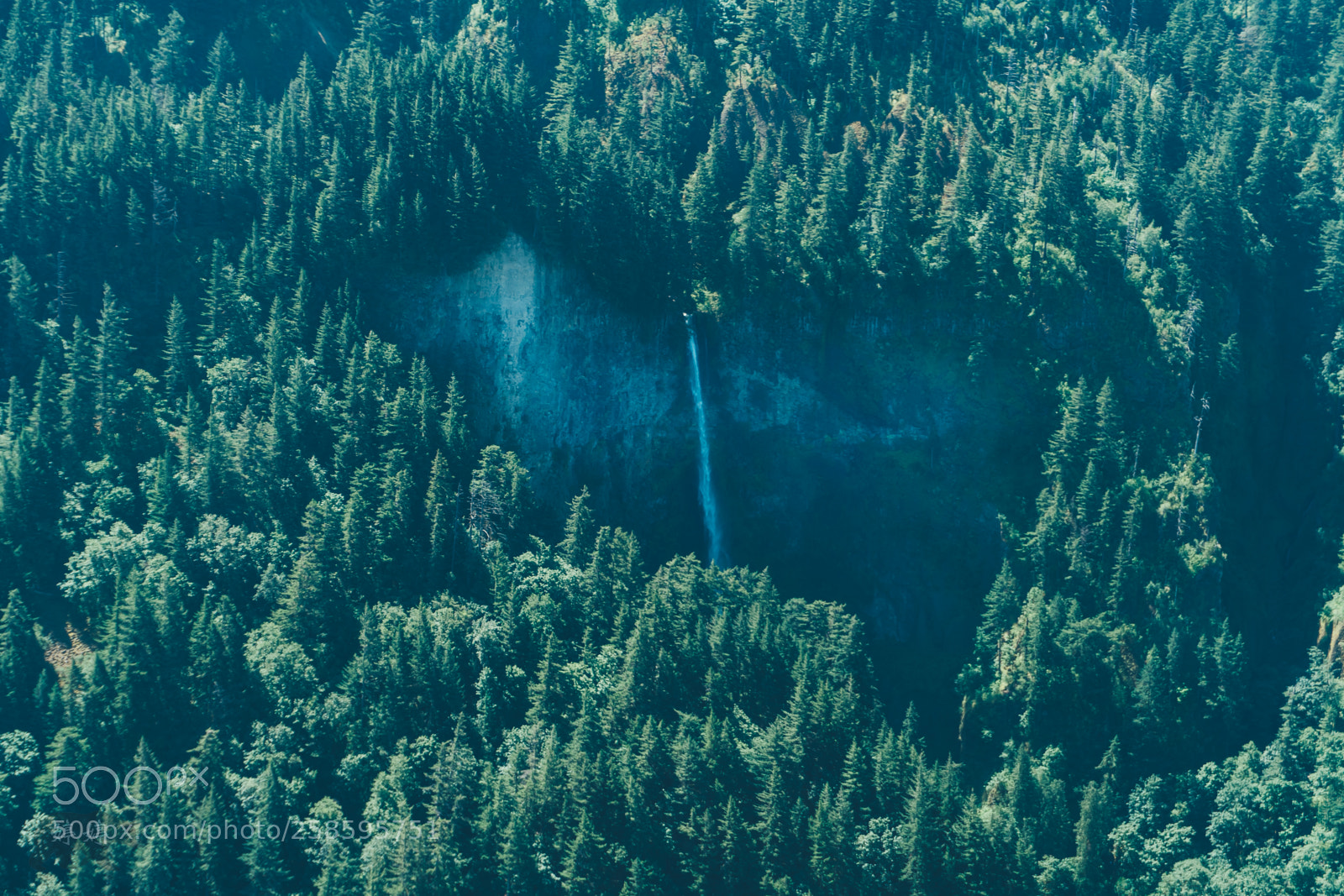 Sony a6300 sample photo. Multnomah falls photography