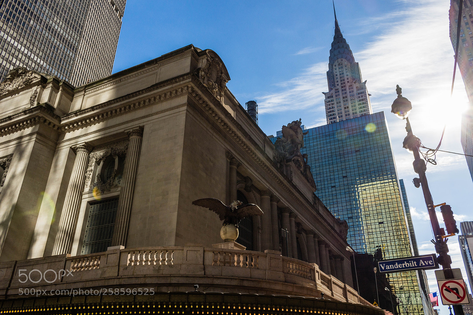 Canon EOS 100D (EOS Rebel SL1 / EOS Kiss X7) sample photo. Overlooking chrysler photography