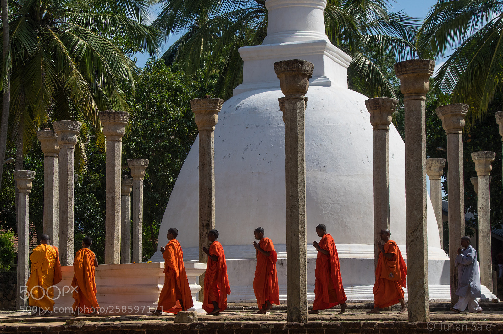 Pentax K-3 II sample photo. Monks, sri lanka photography