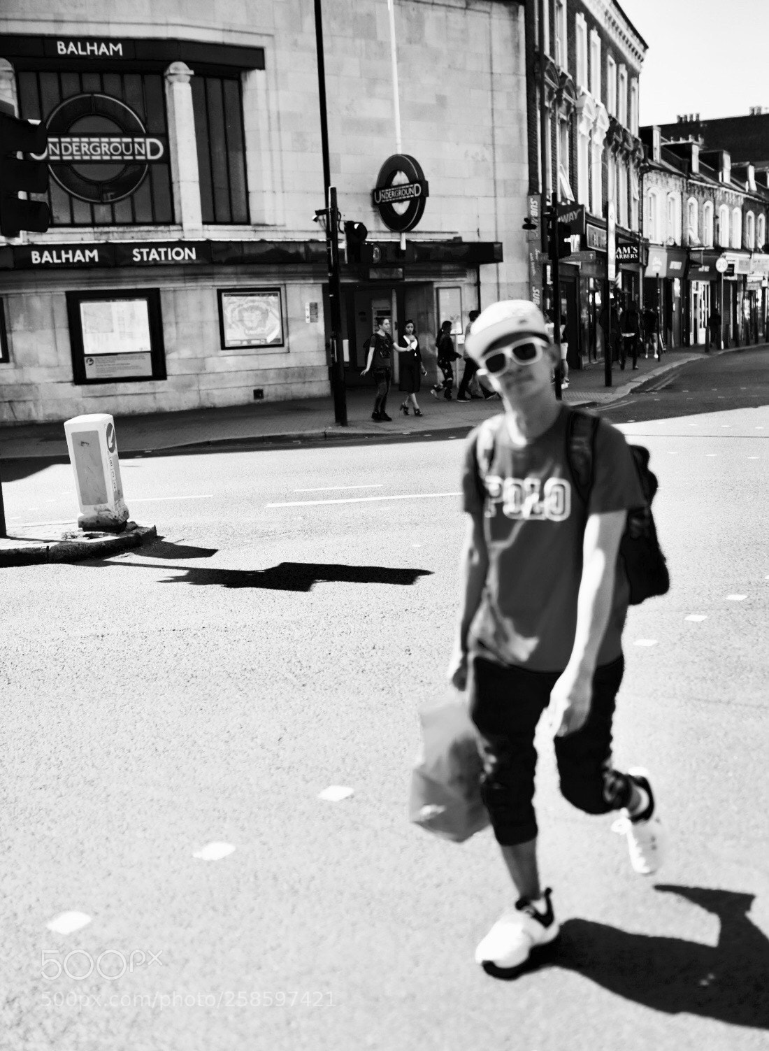 Canon EOS 5D Mark IV sample photo. Balham tube saturday  photography