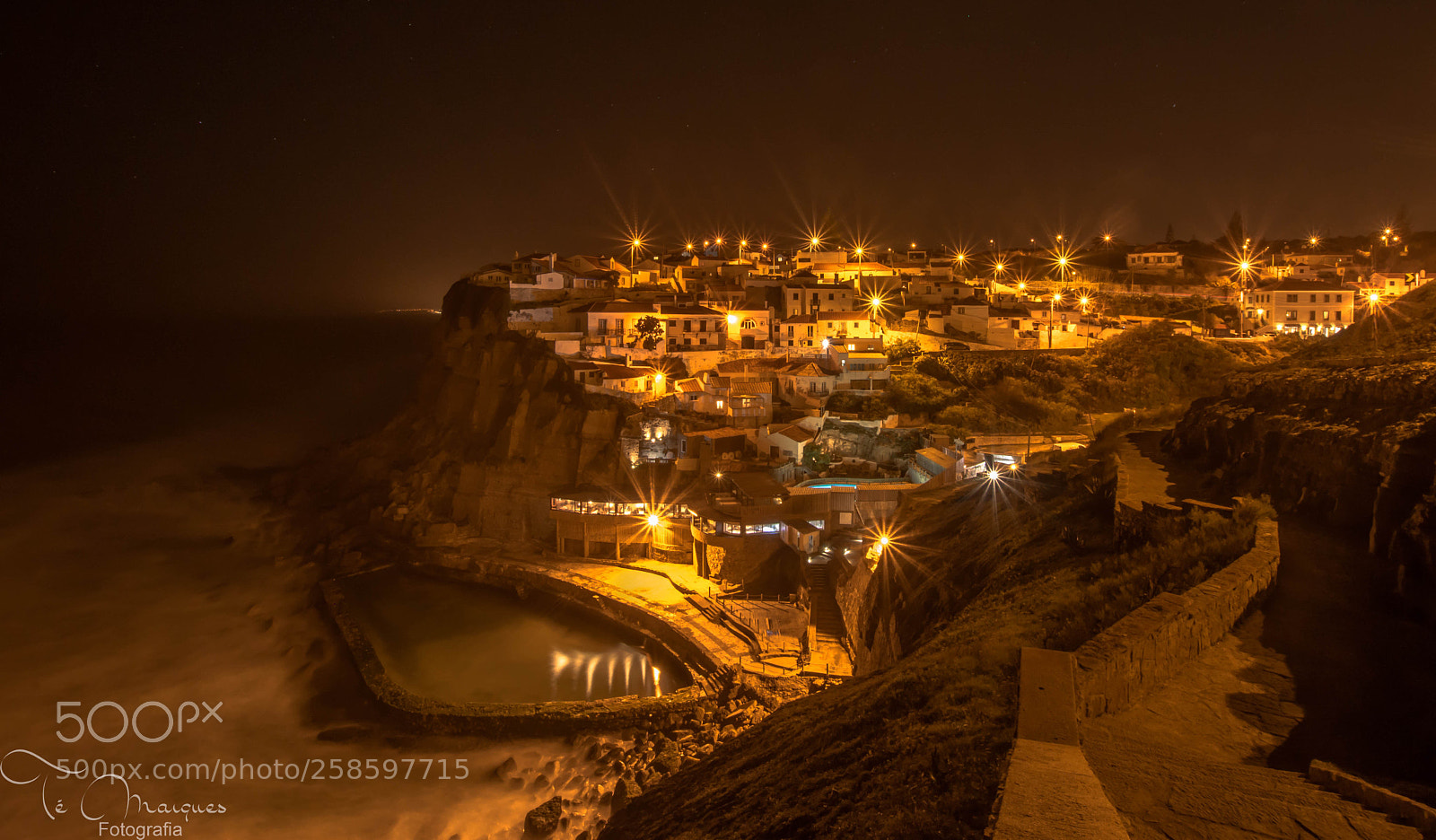 Nikon D7200 sample photo. Azenhas village by night photography