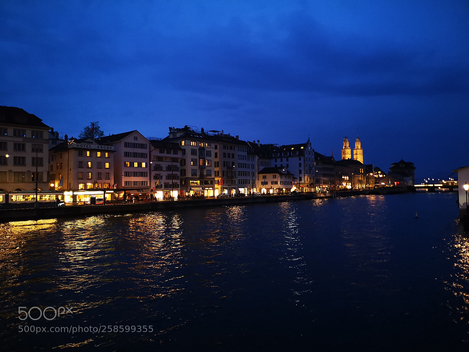 HUAWEI CLT-L29 sample photo. Zuerich city photography