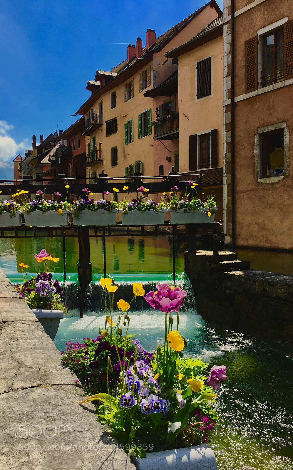 Apple iPhone 6s sample photo. Annecy centre photography