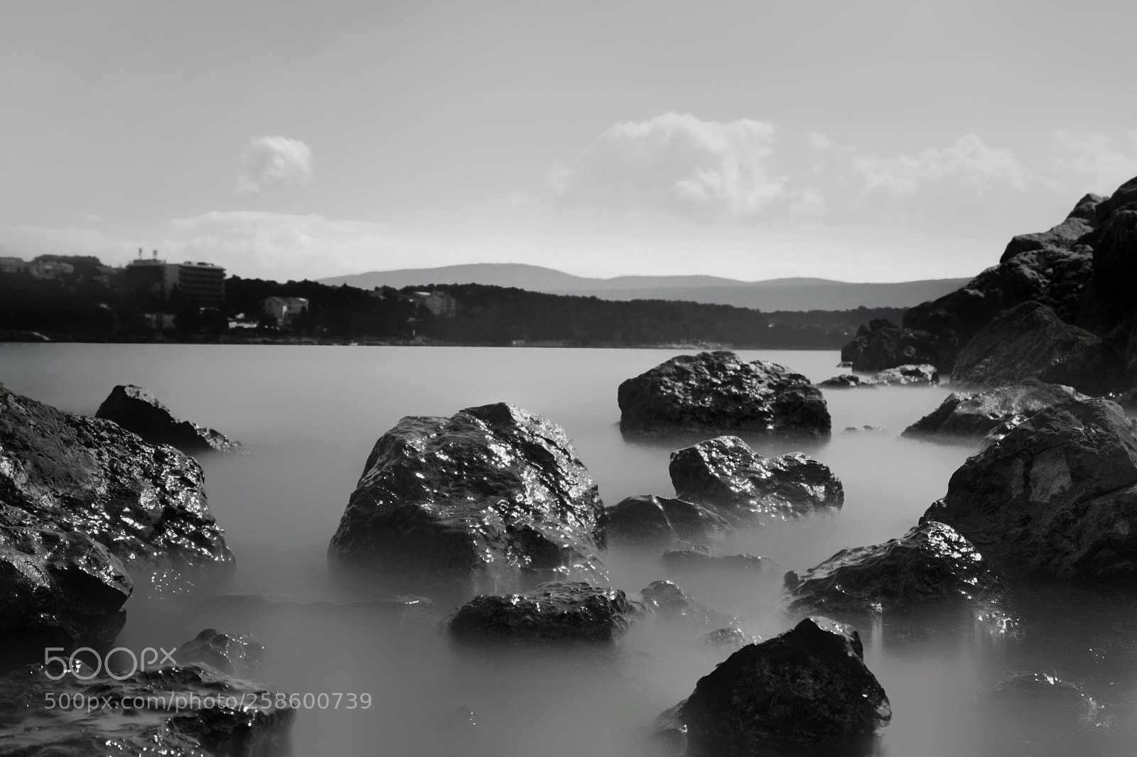 Canon EOS 600D (Rebel EOS T3i / EOS Kiss X5) sample photo. Rocky beach photography