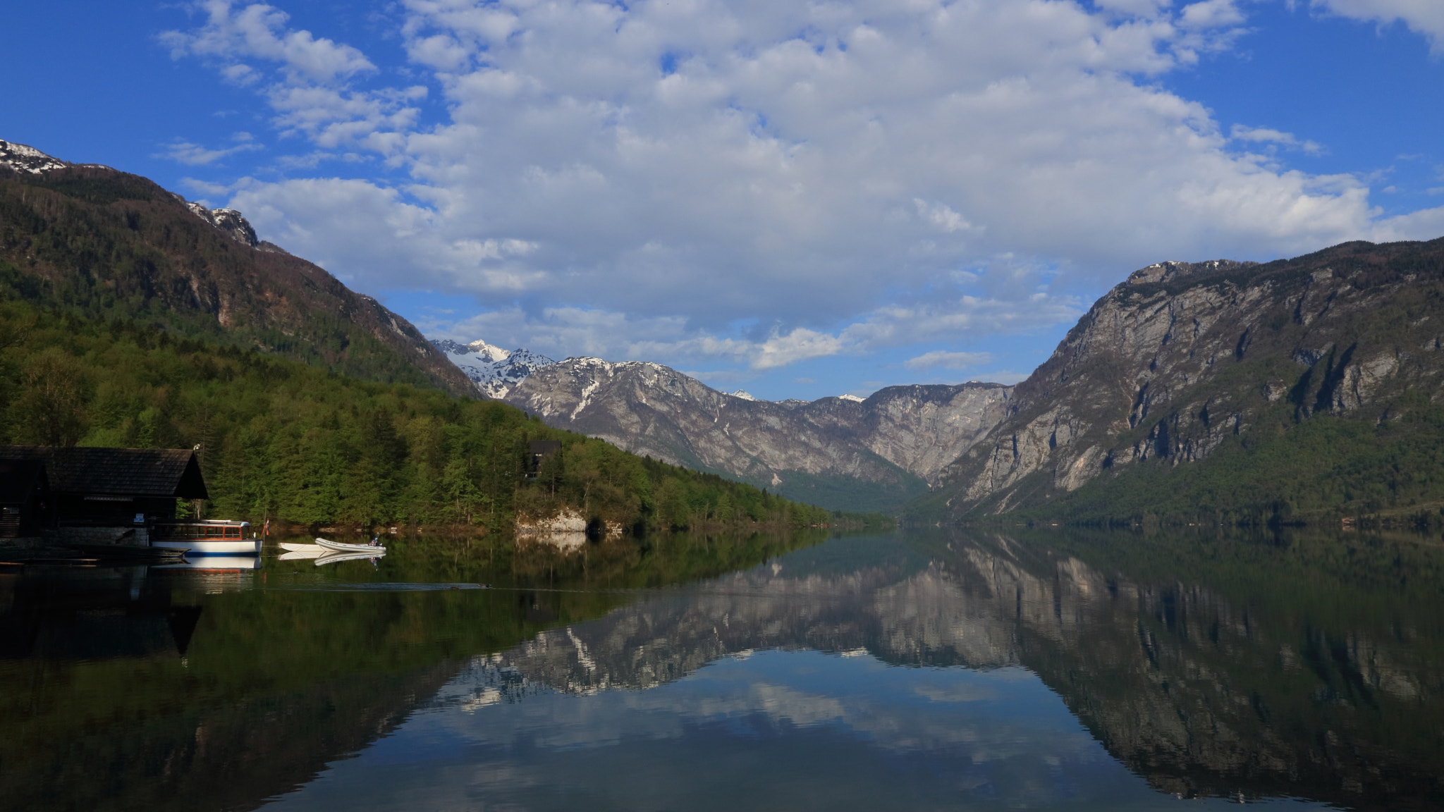 Canon EF 16-35mm F2.8L II USM sample photo. Beautiful morning at lake bohinj photography