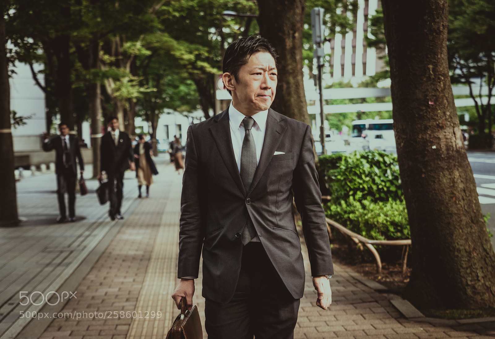 Nikon D610 sample photo. Japanese businessman in tokyo photography