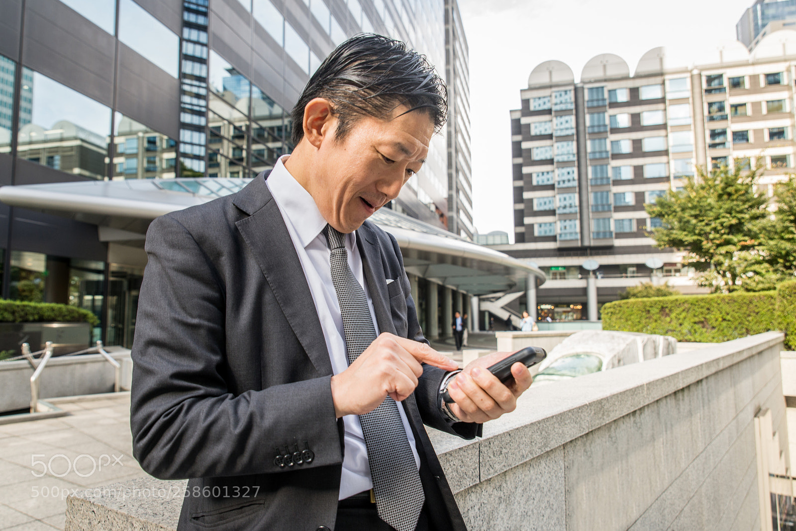 Nikon D610 sample photo. Japanese businessman in tokyo photography