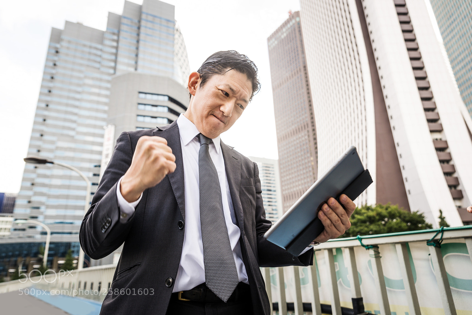 Nikon D610 sample photo. Japanese businessman in tokyo photography