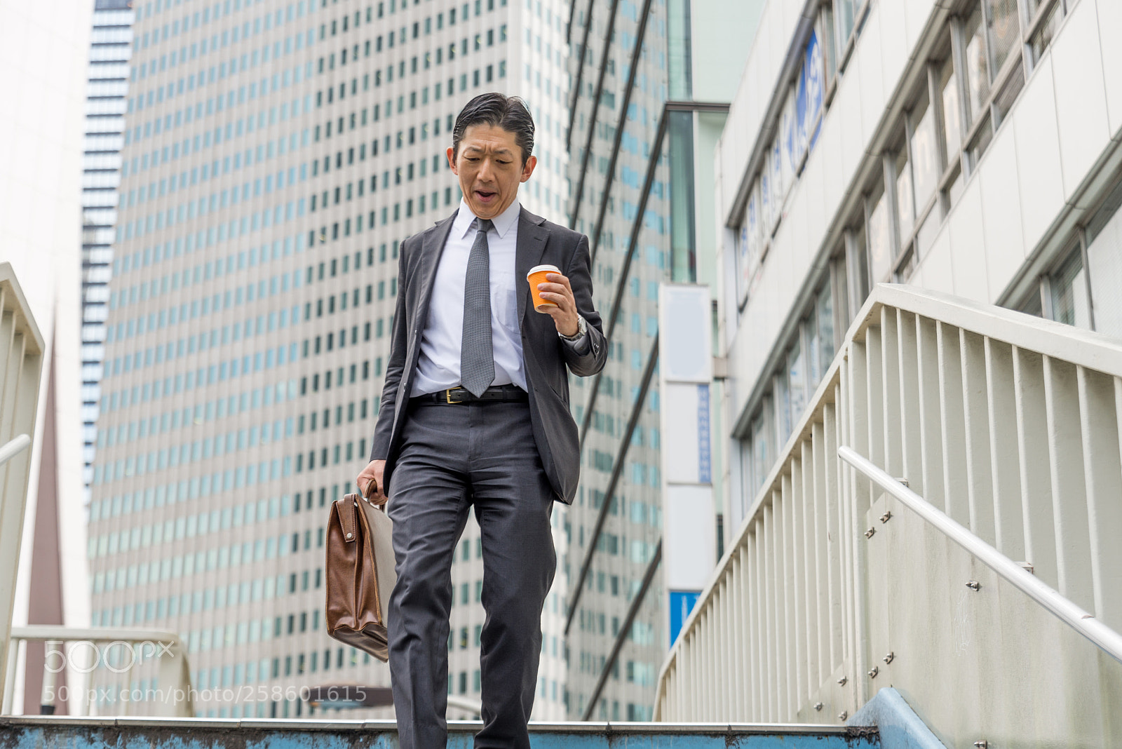 Nikon D610 sample photo. Japanese businessman in tokyo photography